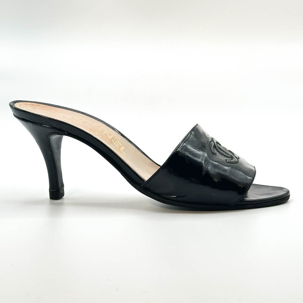 CHANEL Black Patent Leather Slide Heel with CC Logo